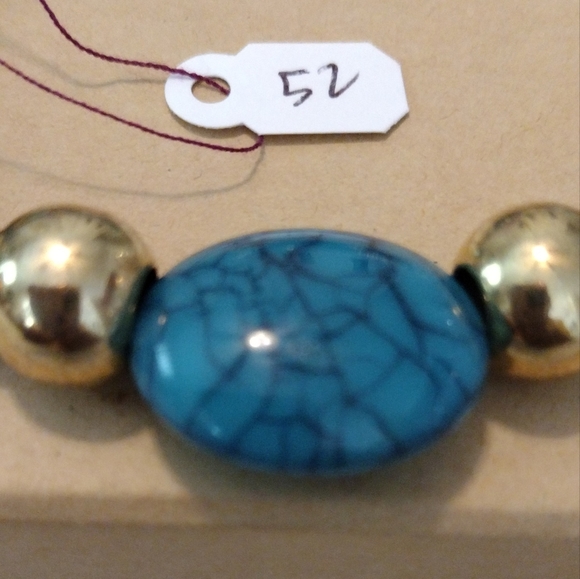 Artemis's Gems custom-made beaded bracelet with large cracked stone blue bead - Picture 4 of 4